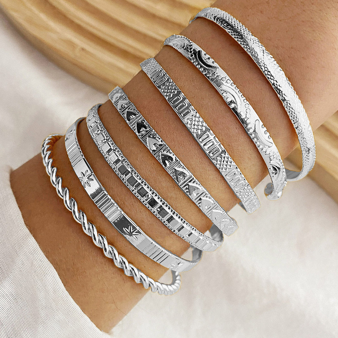 Set med guldfärgade boho-armband