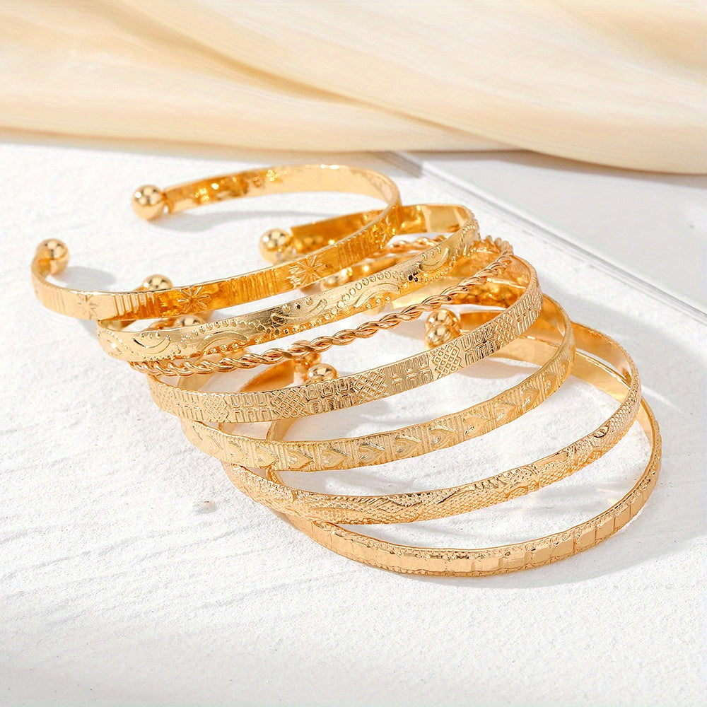Set med guldfärgade boho-armband