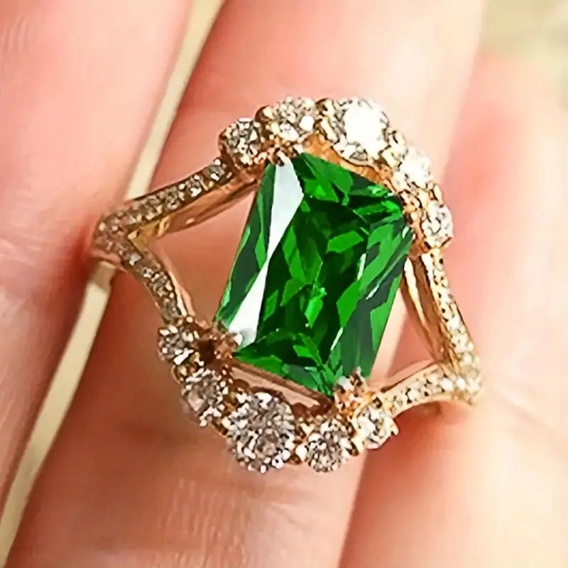 Elegant gyllene ädelstensring
