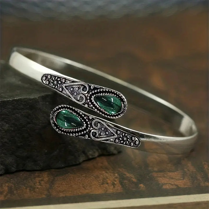 Tidlöst silverarmband för klassisk elegans