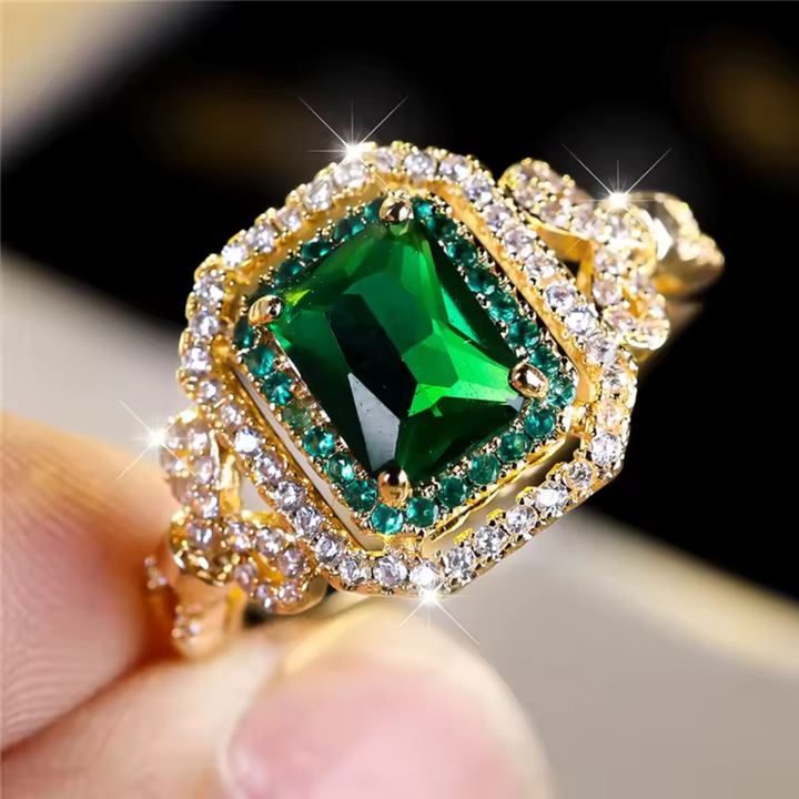Elegant ring med smaragdsten i guld