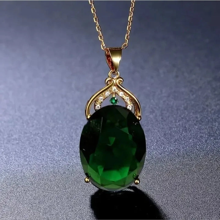 Elegant Halsband med Kristall- och Opalhängare