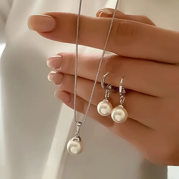 Elegant set med imiterade pärlor