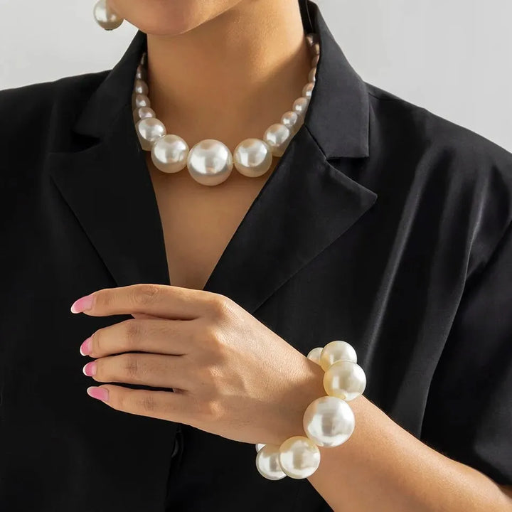 Pärlhalsband och armbandset
