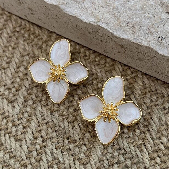 Elegant Vita Emalj Blomformade Örhängen