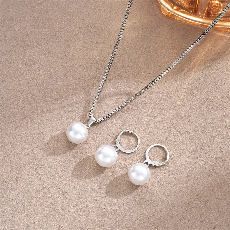 Elegant set med imiterade pärlor