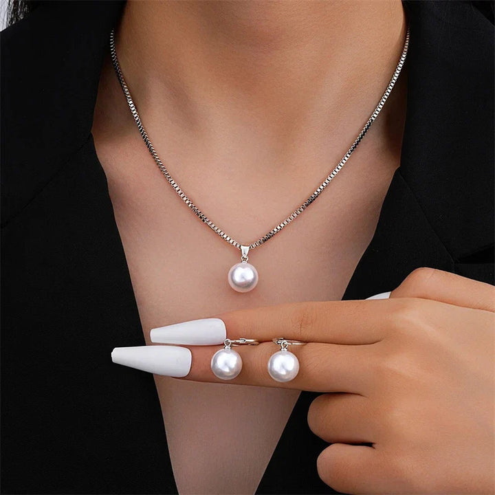 Elegant set med imiterade pärlor