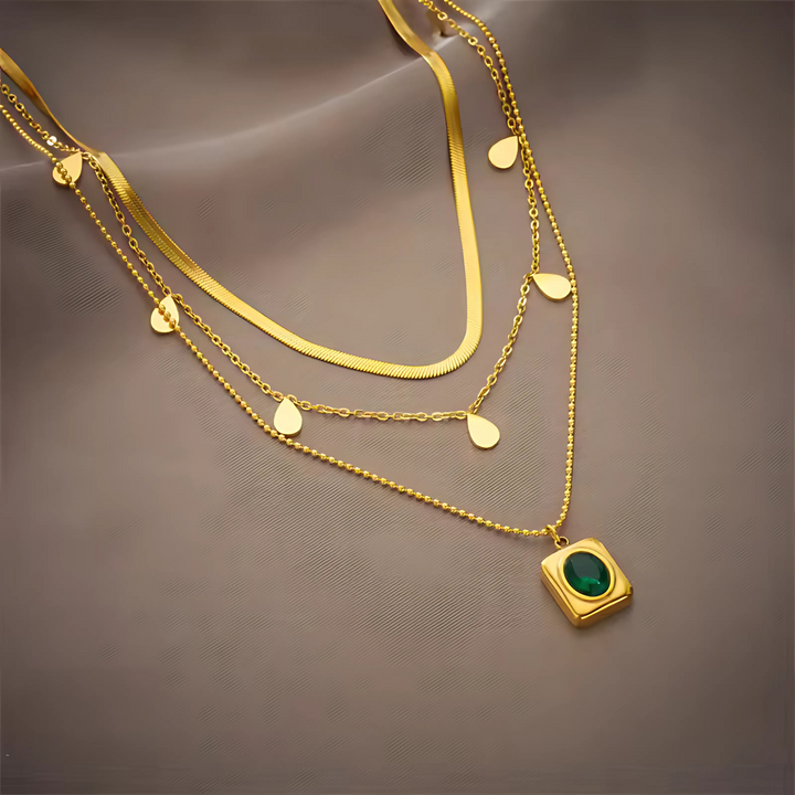 Elegant gyllene halsbandsset