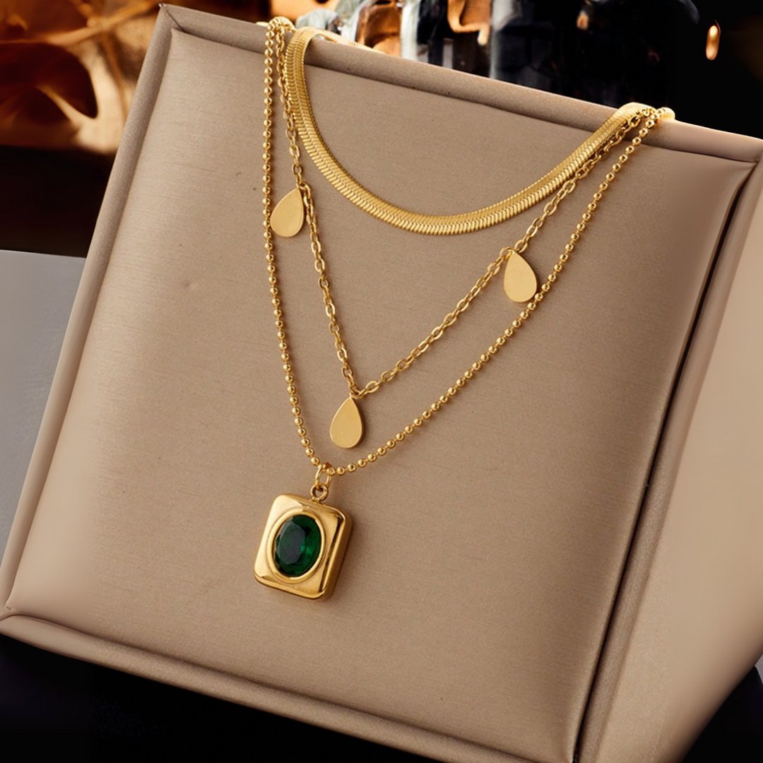 Elegant gyllene halsbandsset