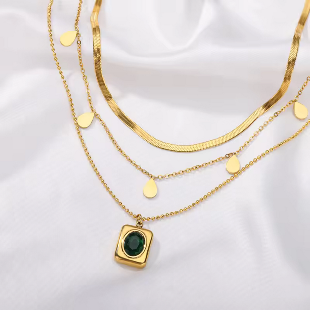 Elegant gyllene halsbandsset