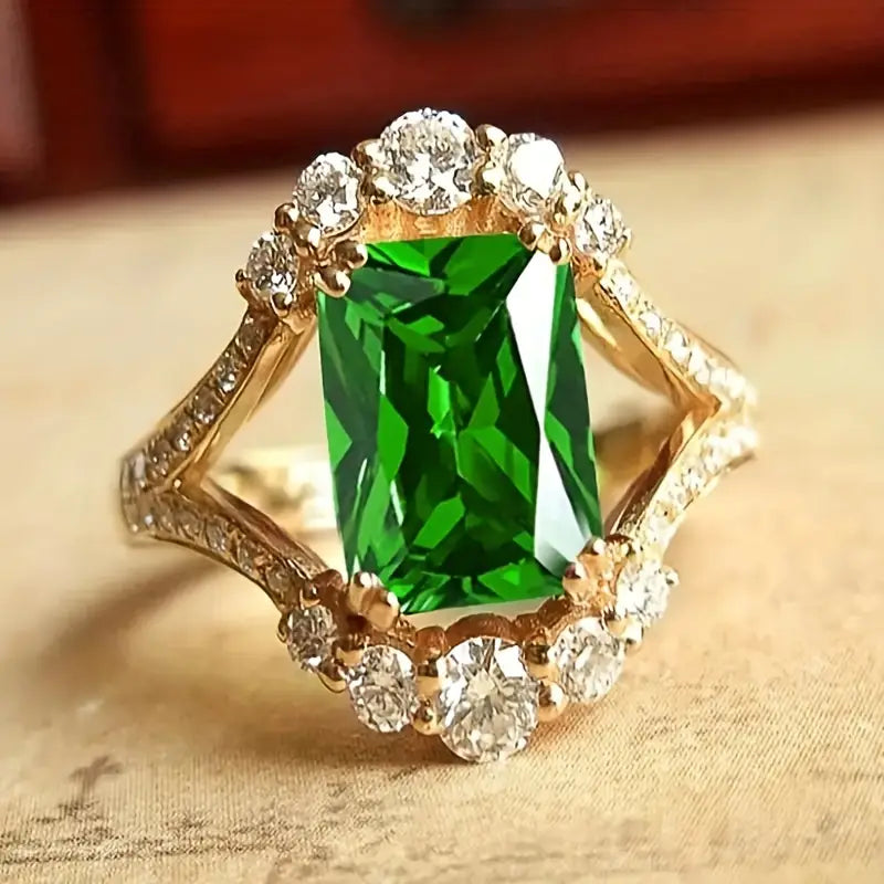 Elegant gyllene ädelstensring