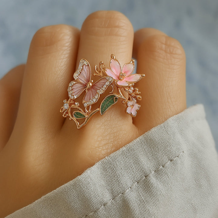 Nature Bright-ring med fjärilsmotiv i zirkon