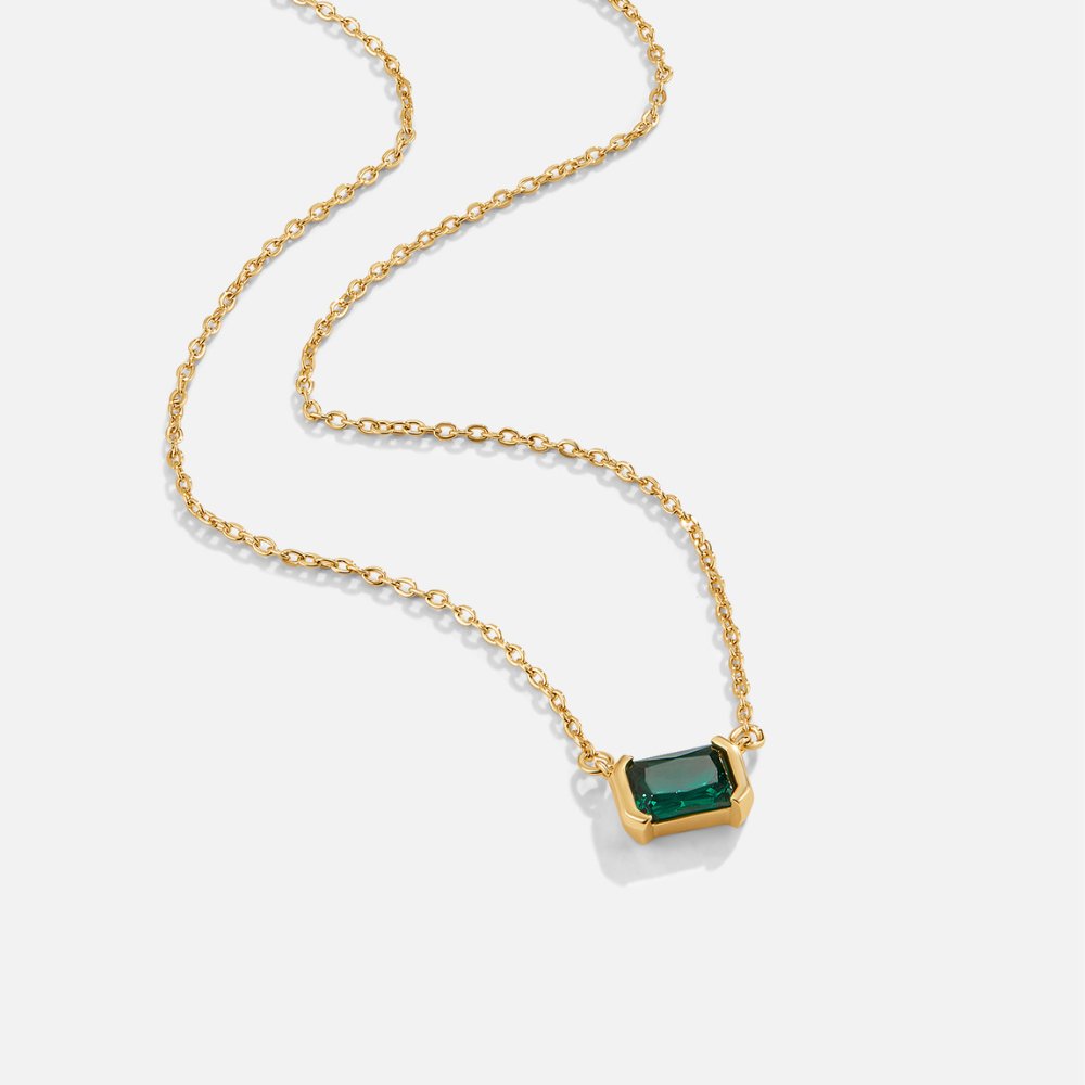 Delikat smaragdhalsband
